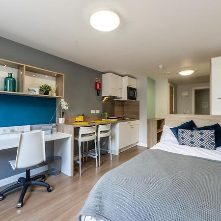 Joivy Affordable Edinburgh - Adults Only Hotel ภายนอก รูปภาพ
