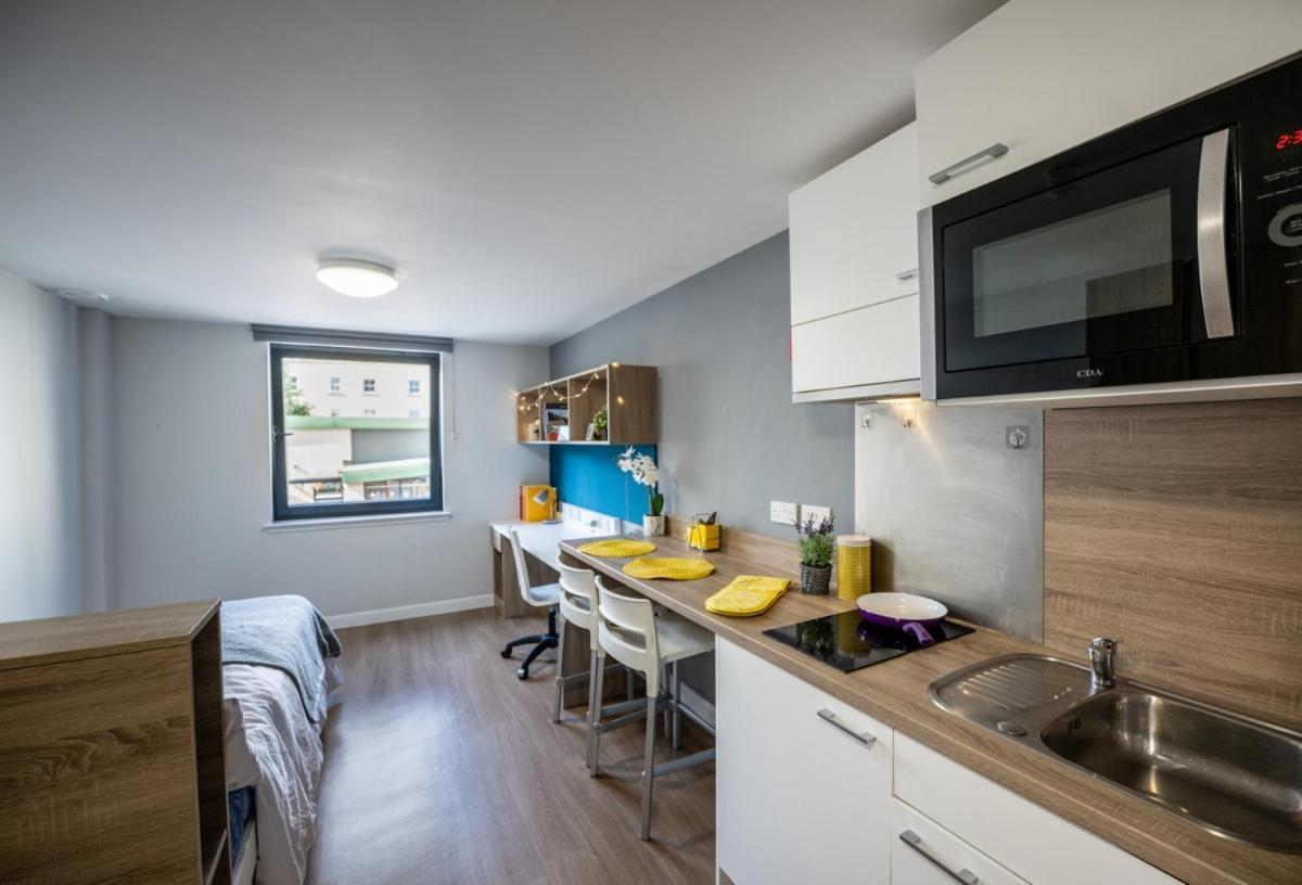 Joivy Affordable Edinburgh - Adults Only Hotel ภายนอก รูปภาพ