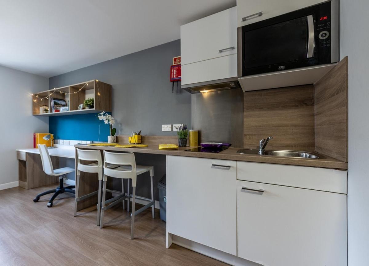 Joivy Affordable Edinburgh - Adults Only Hotel ภายนอก รูปภาพ